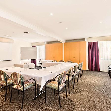 Quality Hotel Manor Mitcham Екстериор снимка