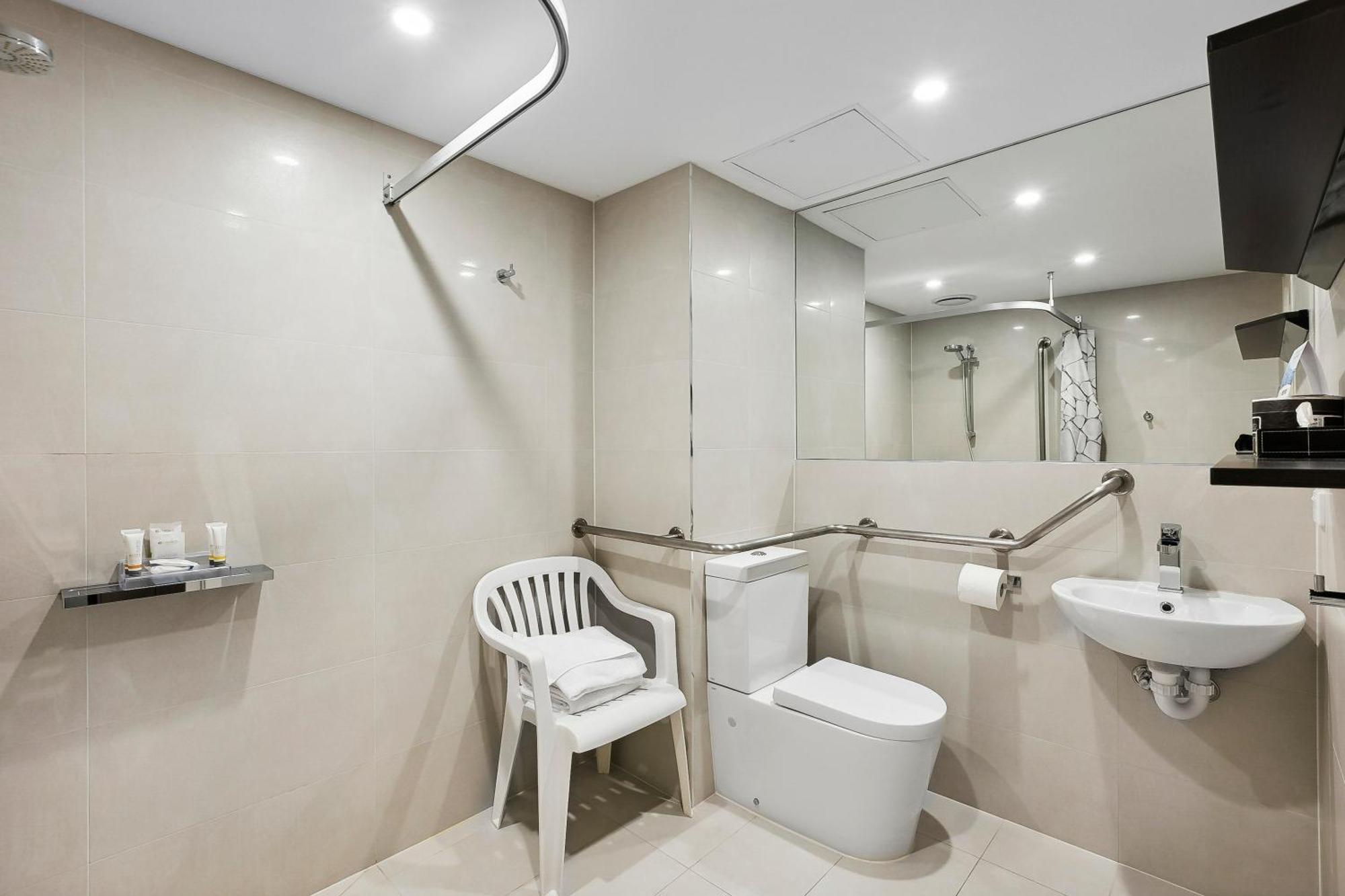 Quality Hotel Manor Mitcham Екстериор снимка