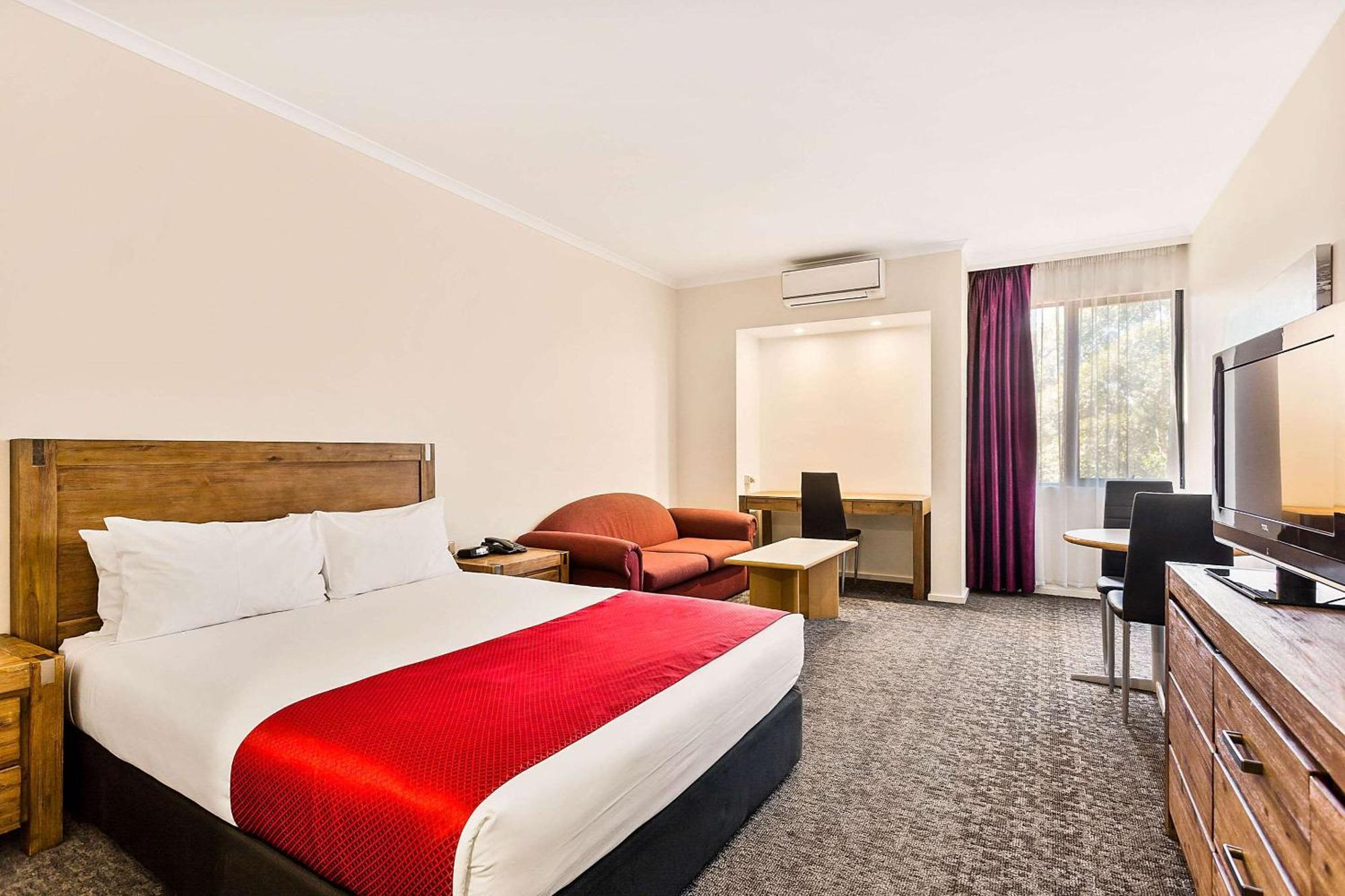 Quality Hotel Manor Mitcham Екстериор снимка